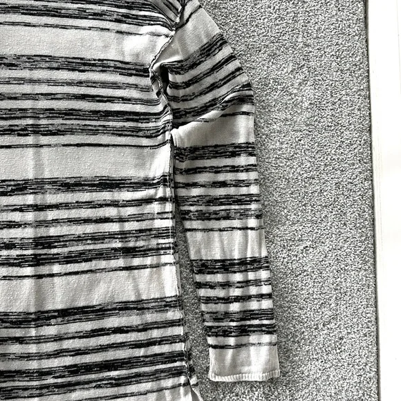 Chaser Long Sleeve Fringe Hem Top - Picture 4 of 6